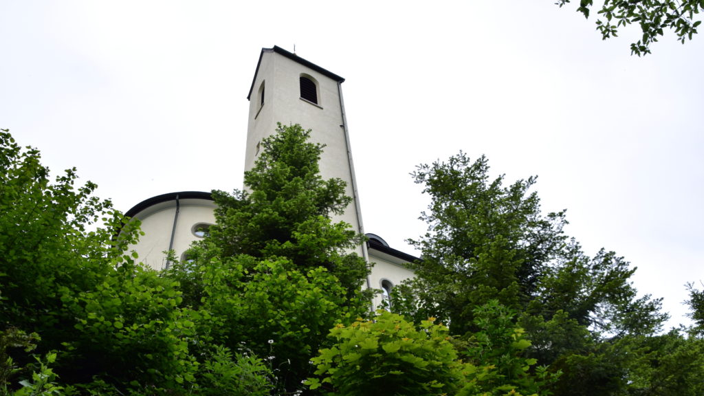 die Kirche auf der Iddaburg kommt in Sicht